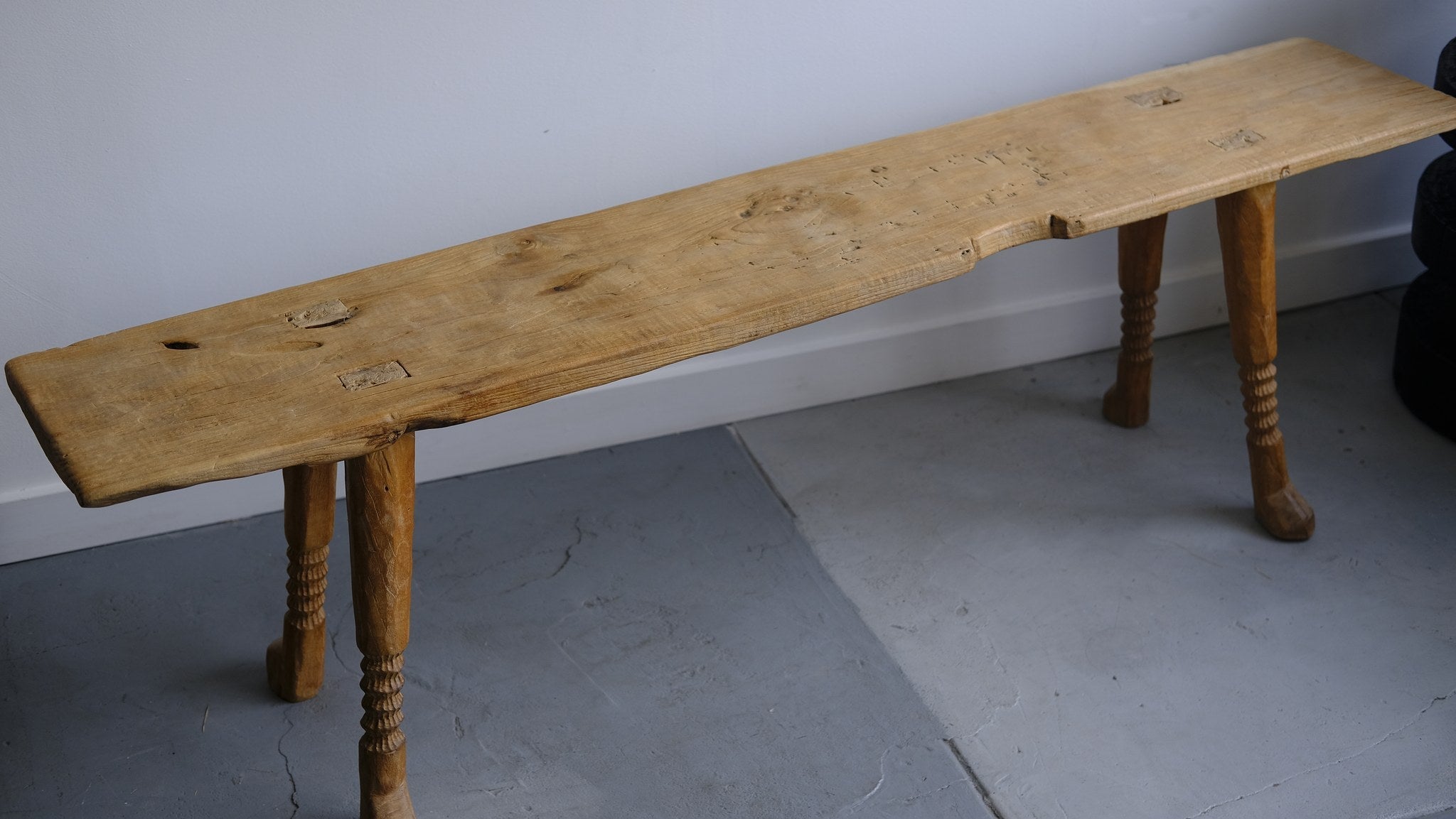 Footed bench with carved detail, aged teak wood (A) - Hand and Ember