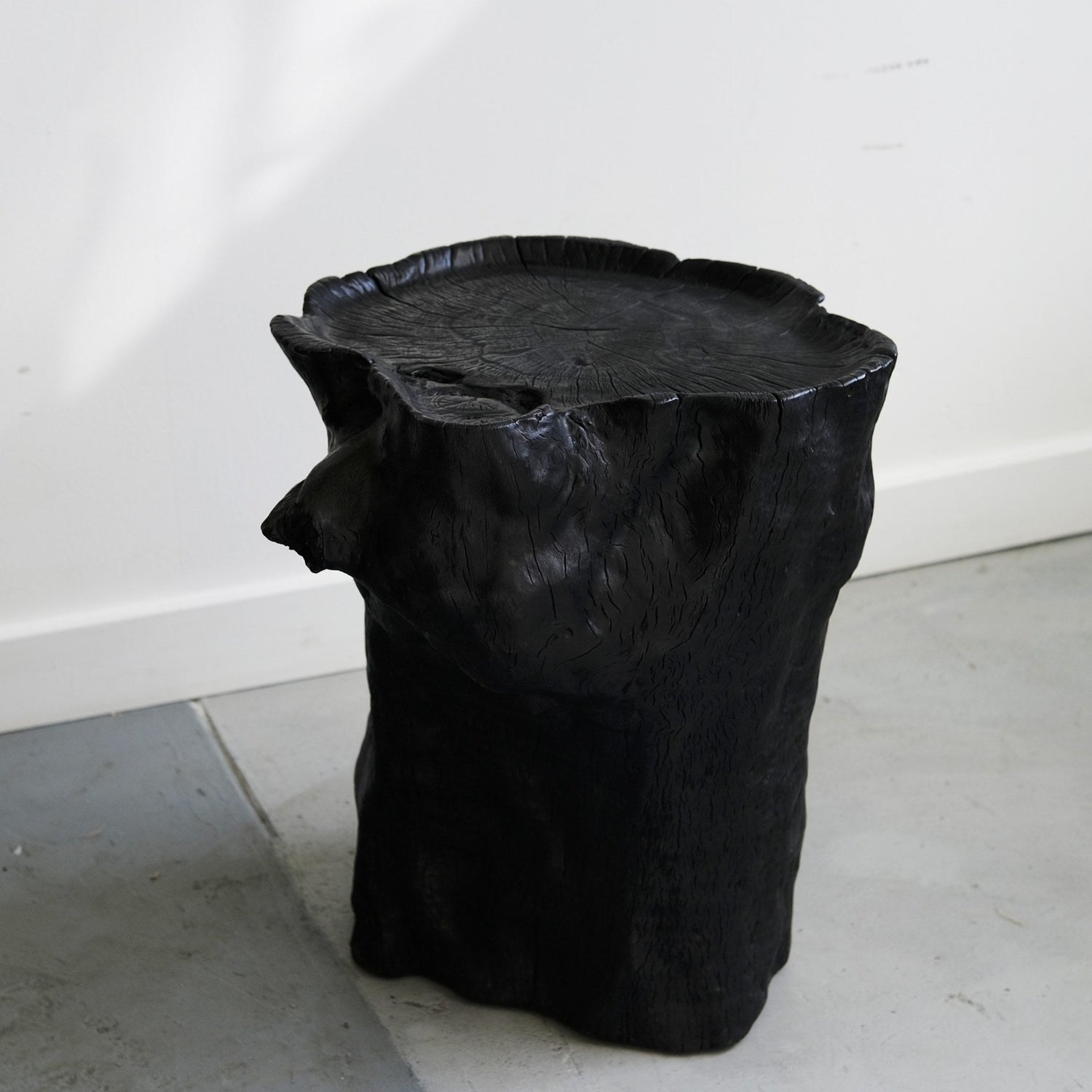 Forest side table, charred suar wood - Hand and Ember
