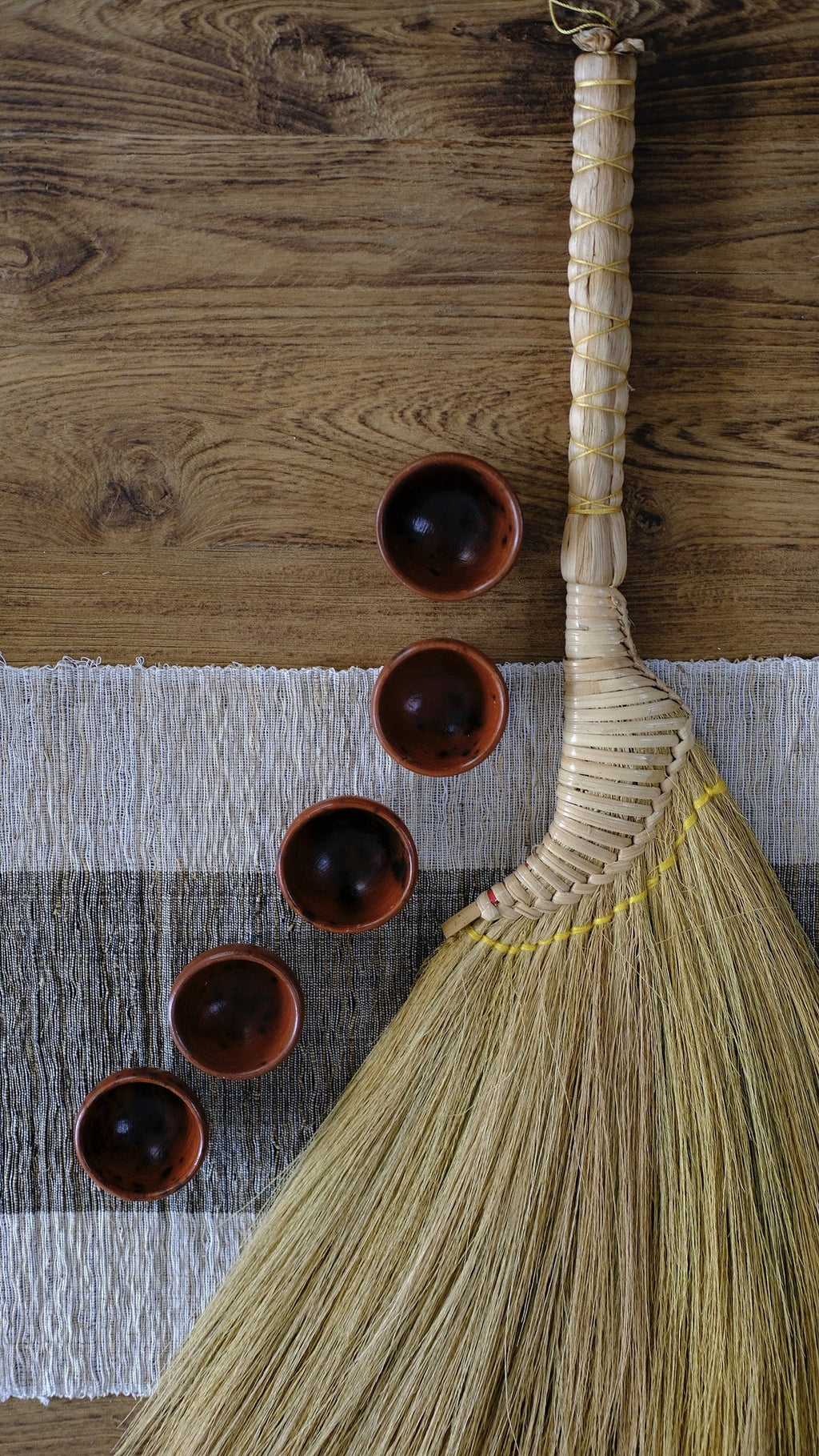 Hand Broom Rayung Grass M - Hand and Ember