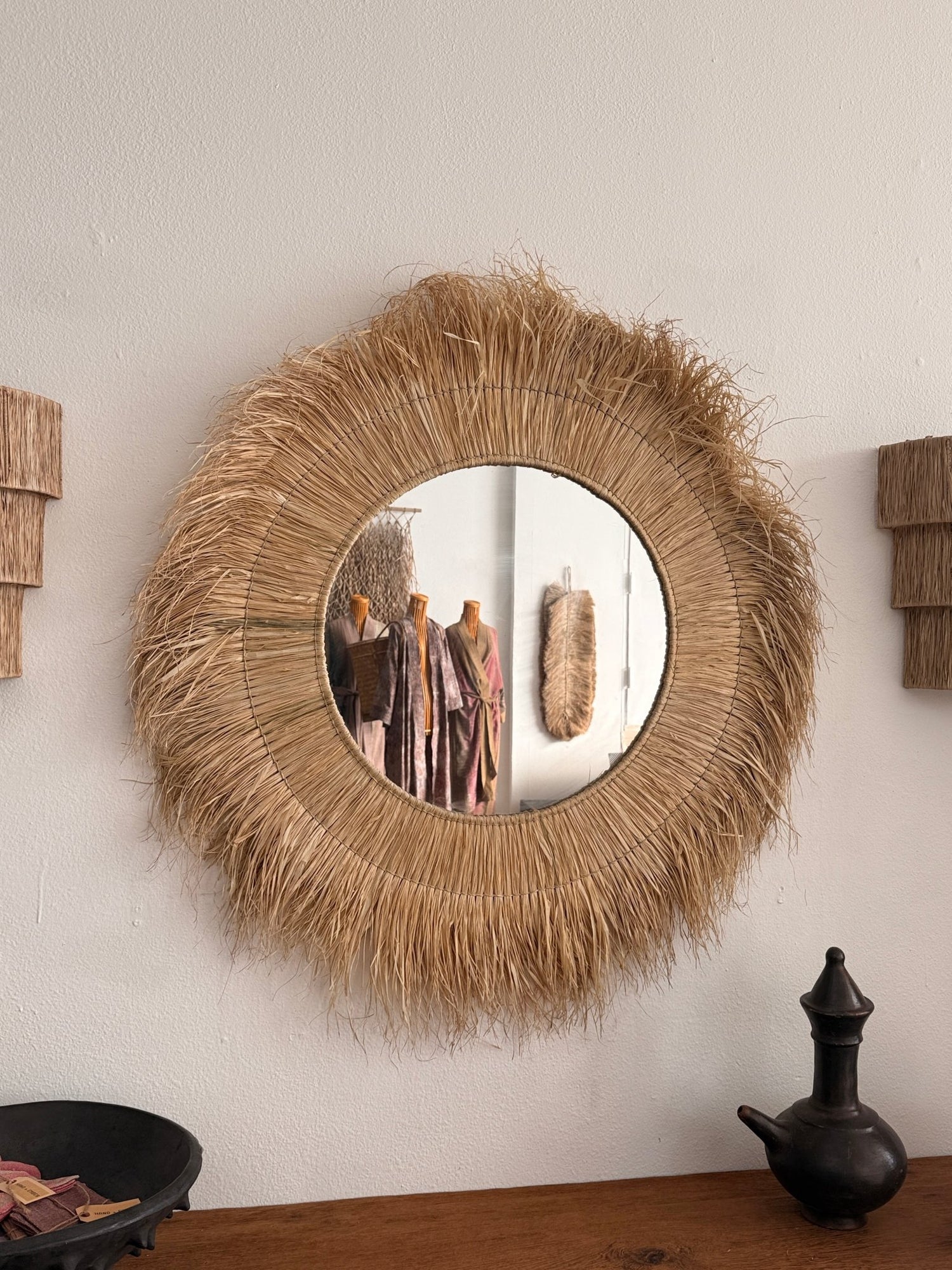 Round raffia mirror - Hand and Ember