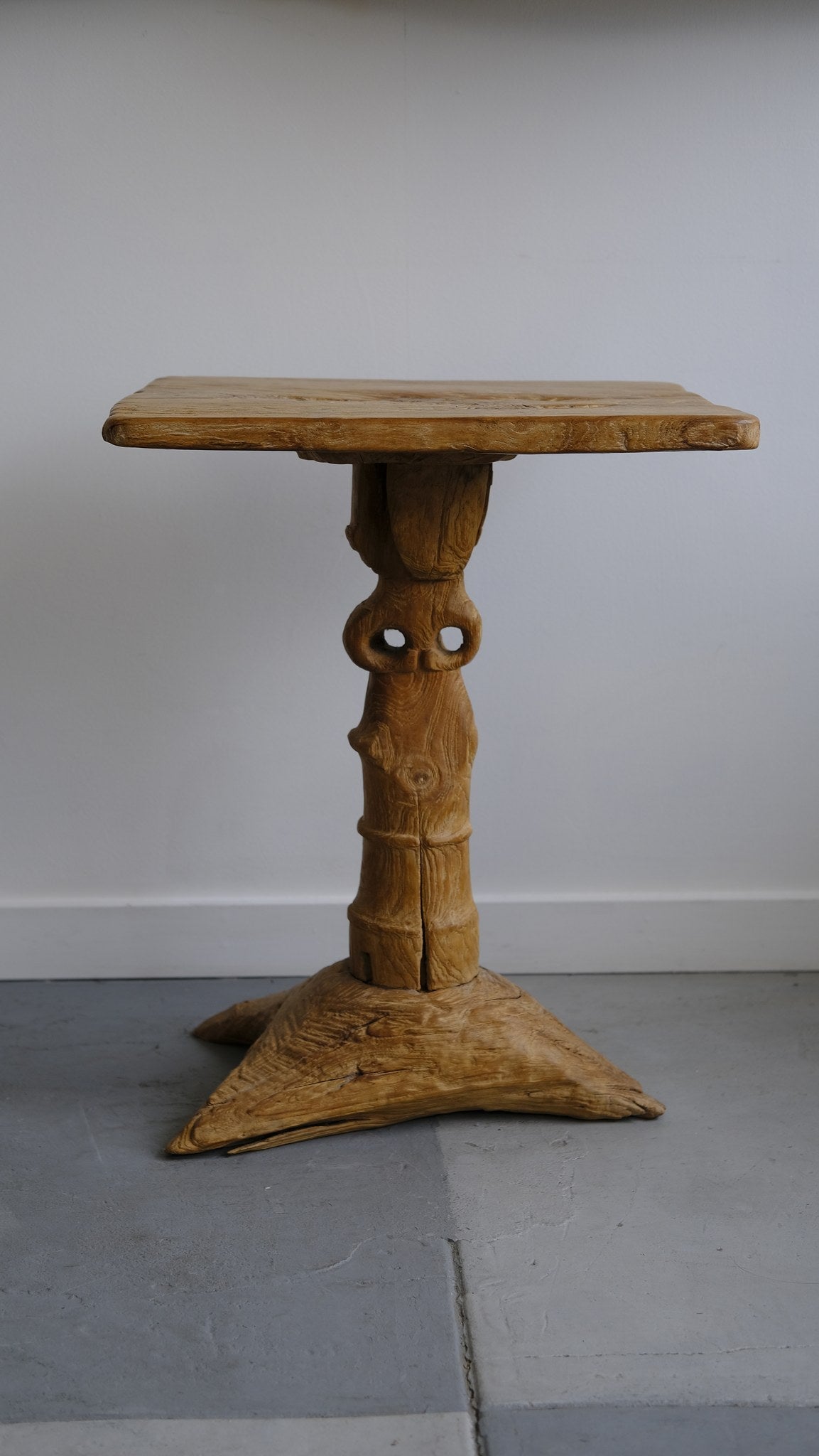 Sculptural table, aged teak wood - Hand and Ember